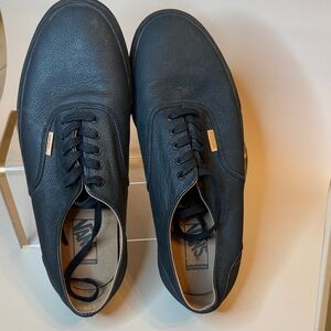 Vans Black Leather Low-Top Lace-Up Sneakers